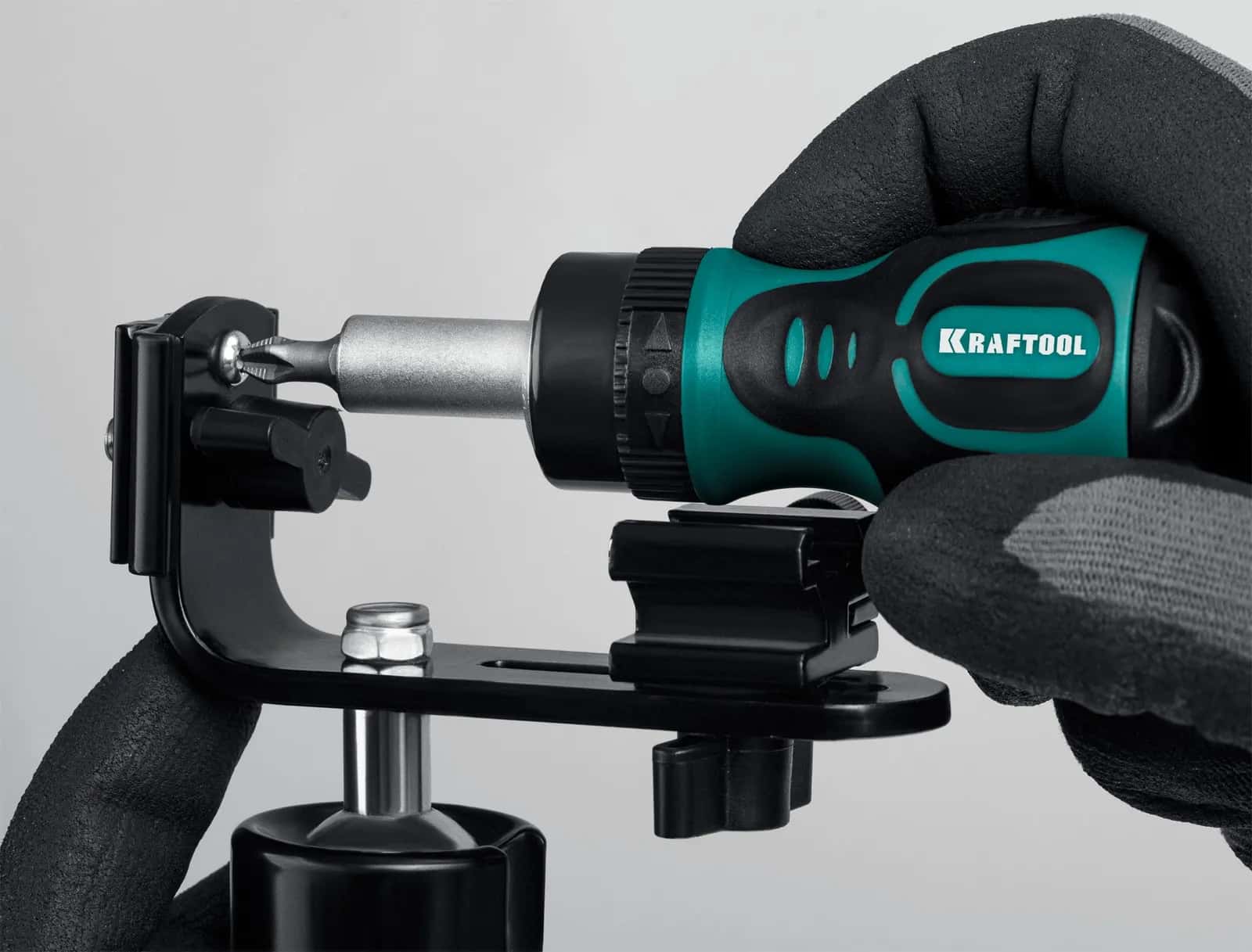 KRAFTOOL Kompakt-6, 6 предм., с битами, реверсивная отвертка (26190-H7)